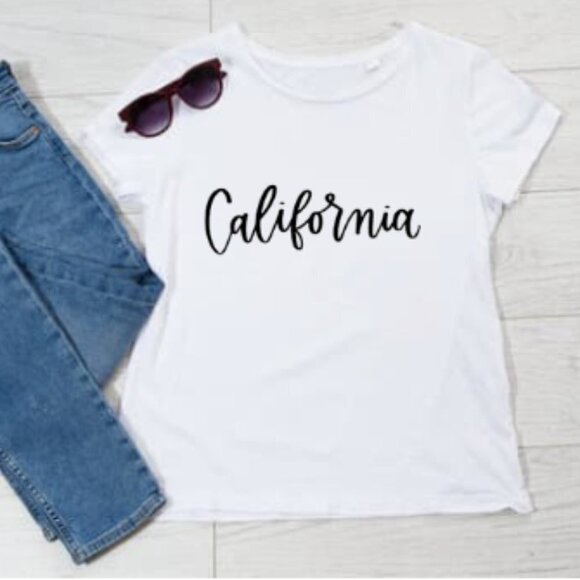🌴 "California" Minimalist Tee - Embrace the Golden State's Vibe! 🌞 - Picture 1 of 2